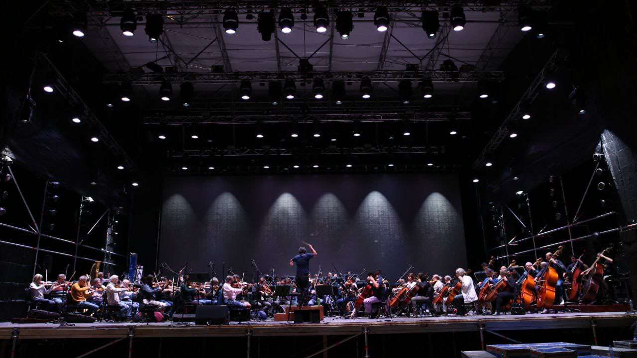 scott yoo conducting